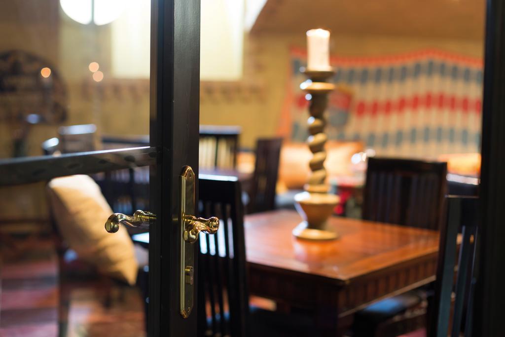 Amade Chateau Vrakúň Bagian luar foto