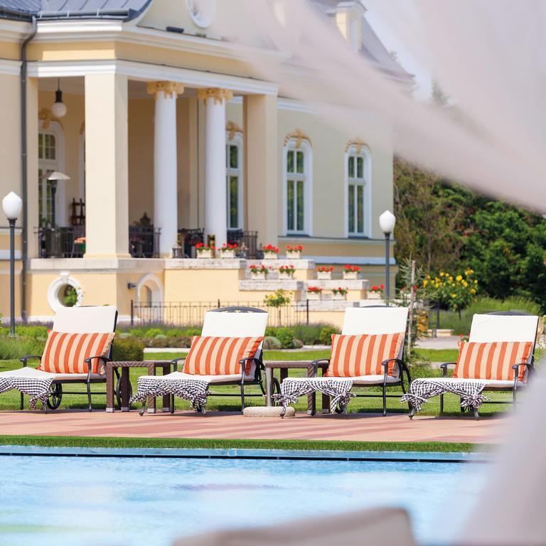 Amade Chateau Vrakúň Bagian luar foto