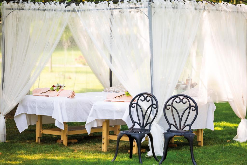 Amade Chateau Vrakúň Bagian luar foto