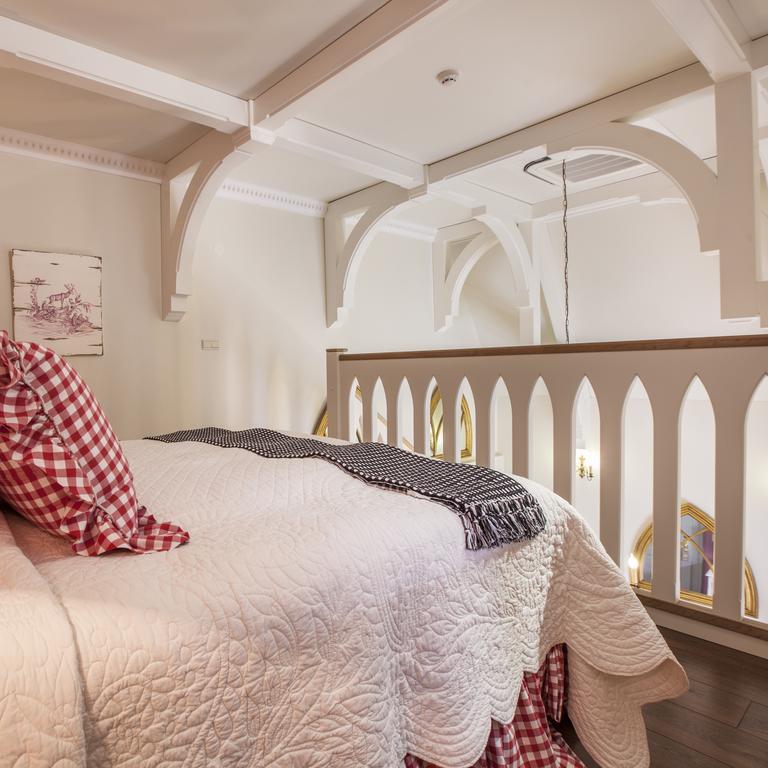 Amade Chateau Vrakúň Bagian luar foto