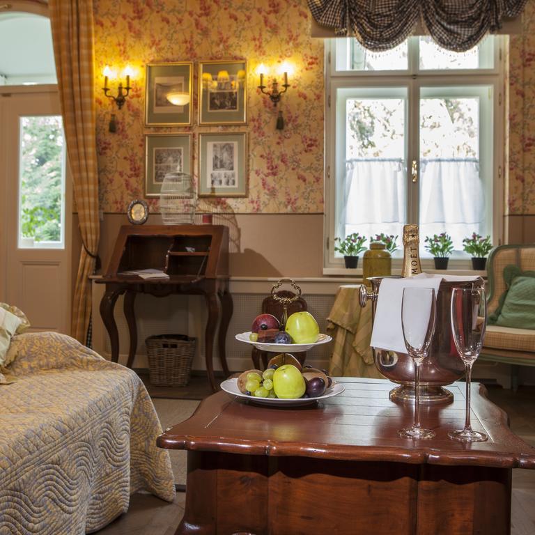 Amade Chateau Vrakúň Bagian luar foto