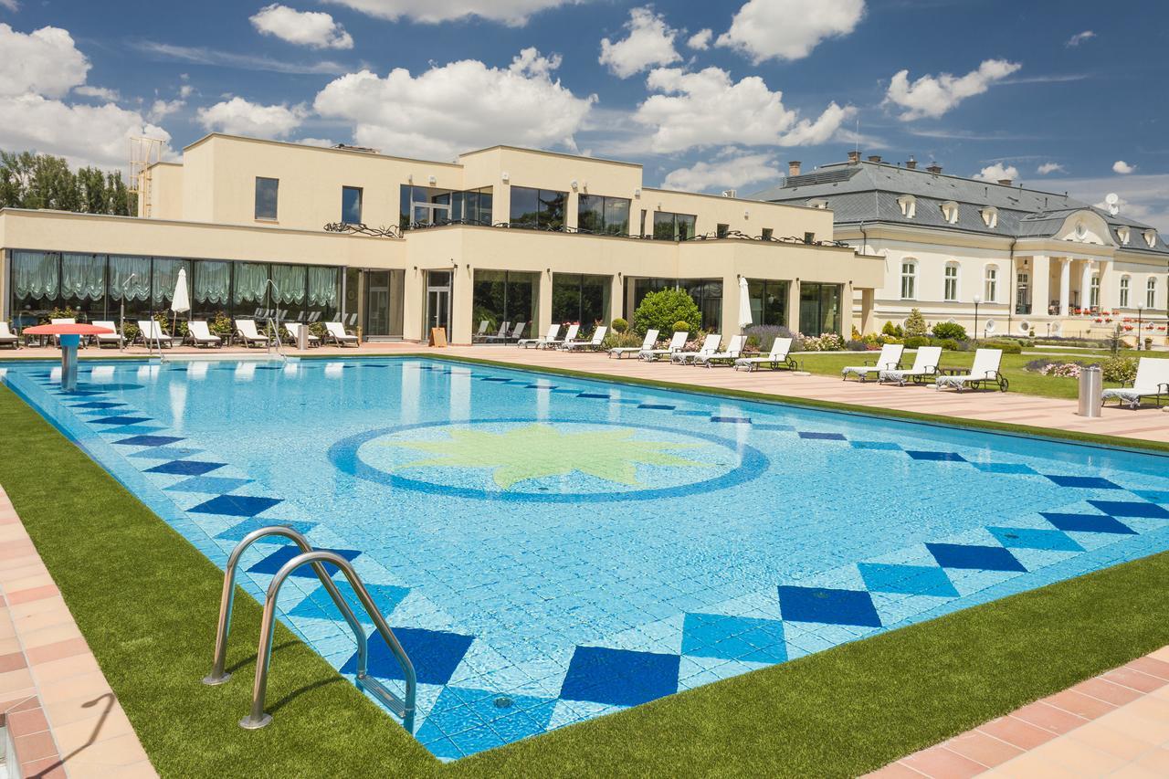 Amade Chateau Vrakúň Bagian luar foto